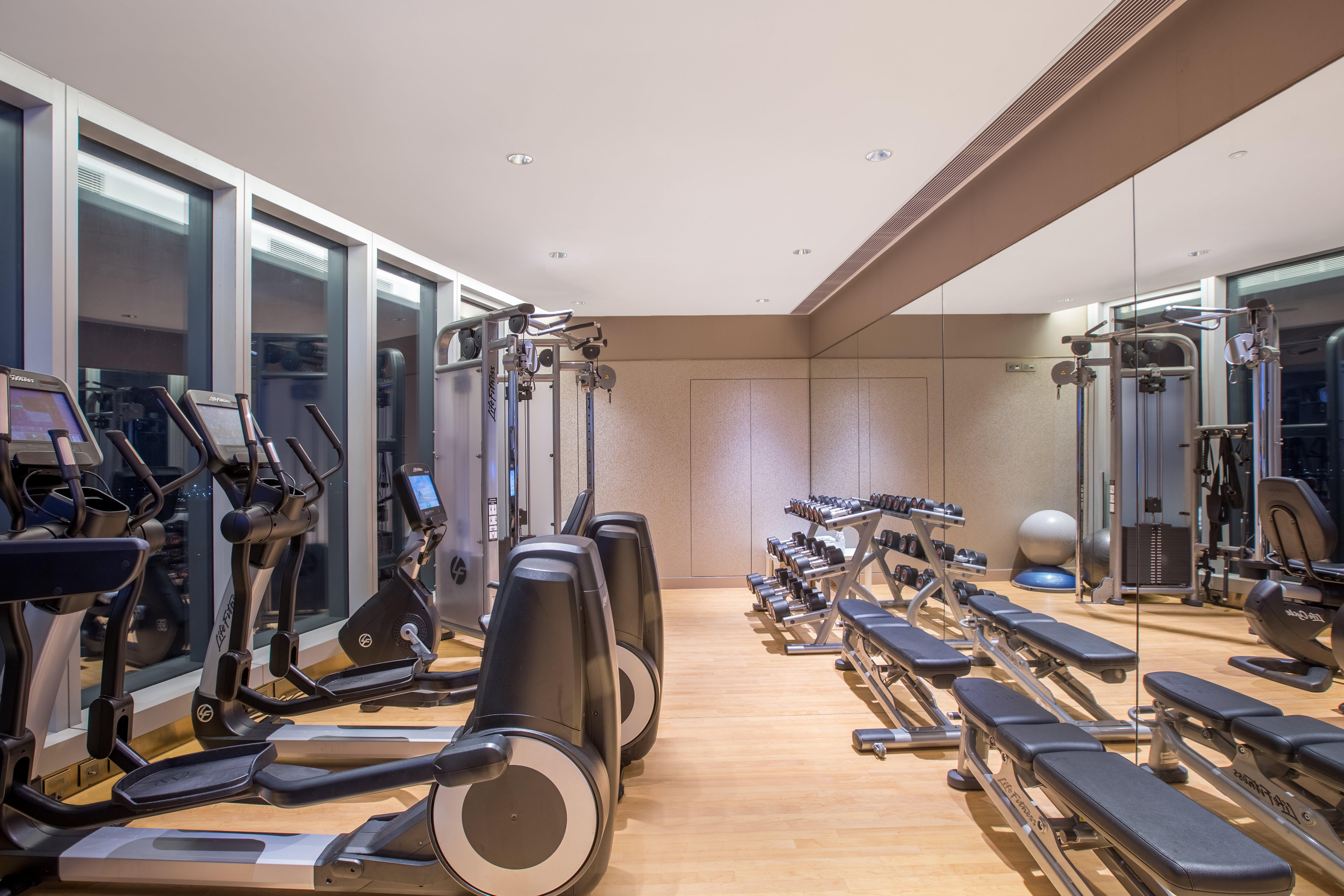 Готель Crowne Plaza Macau By Ihg Екстер'єр фото The gym at The Hari