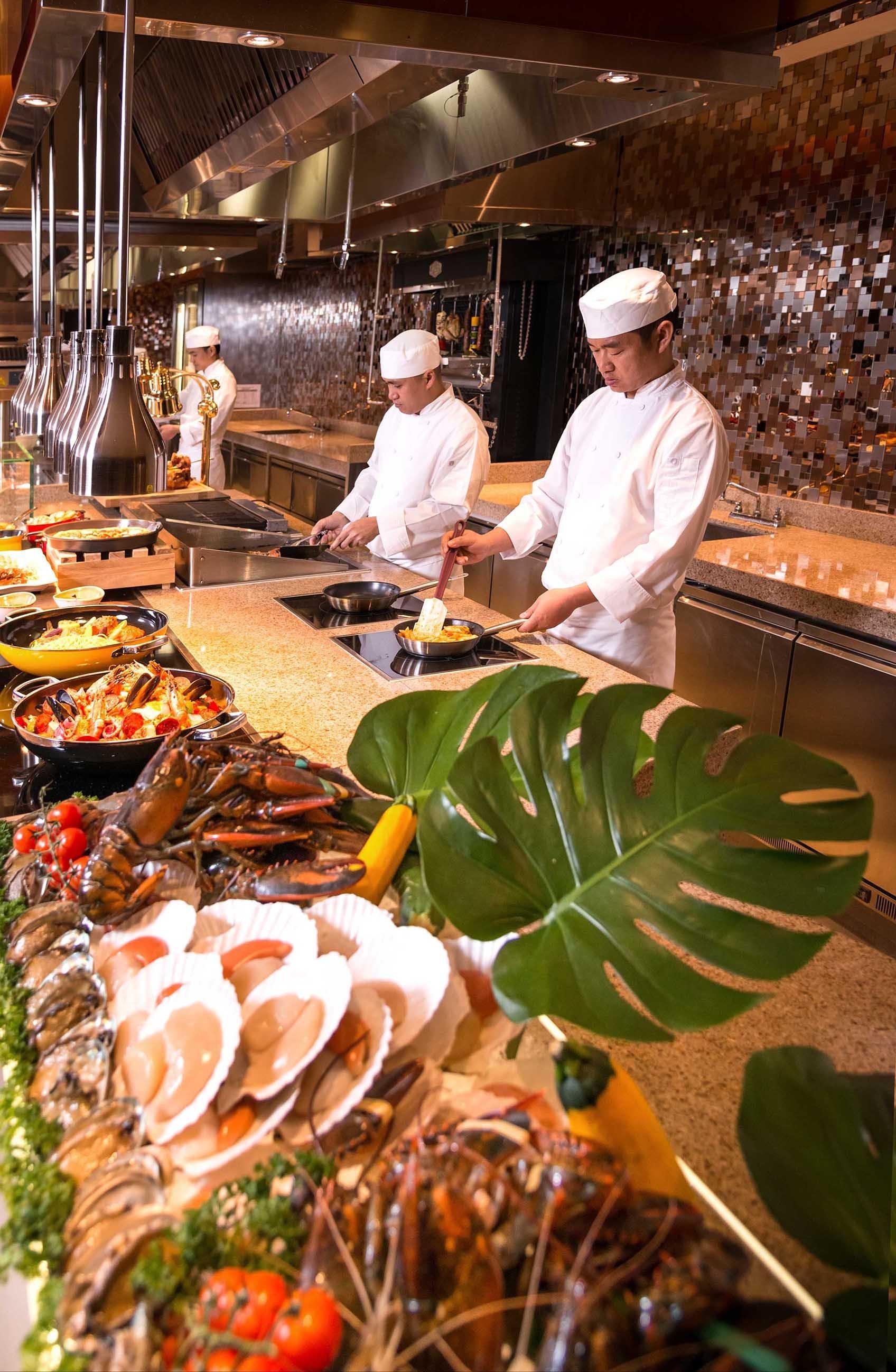 Готель Crowne Plaza Macau By Ihg Екстер'єр фото A live kitchen at a hotel