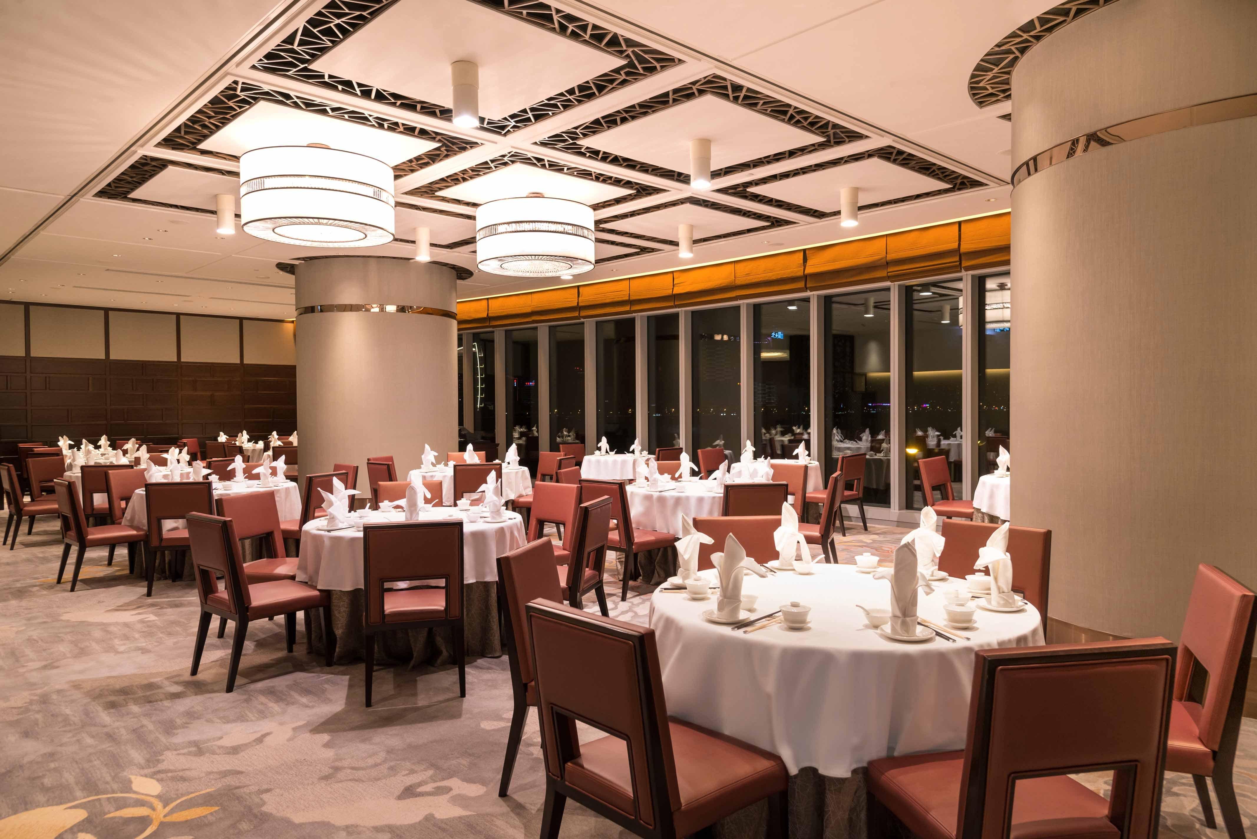 Готель Crowne Plaza Macau By Ihg Екстер'єр фото Interior of the restaurant