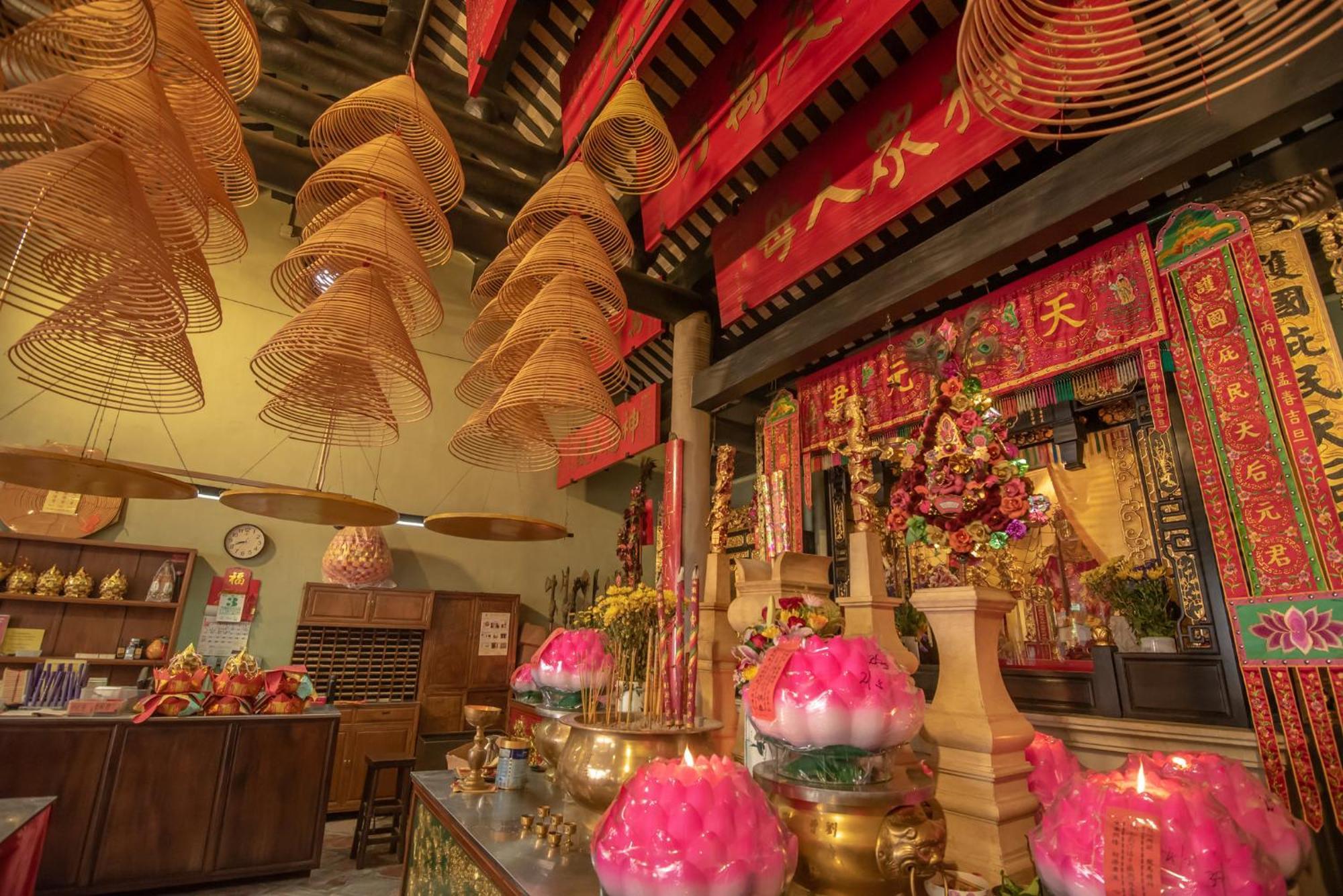 Готель Crowne Plaza Macau By Ihg Екстер'єр фото Interior of the temple