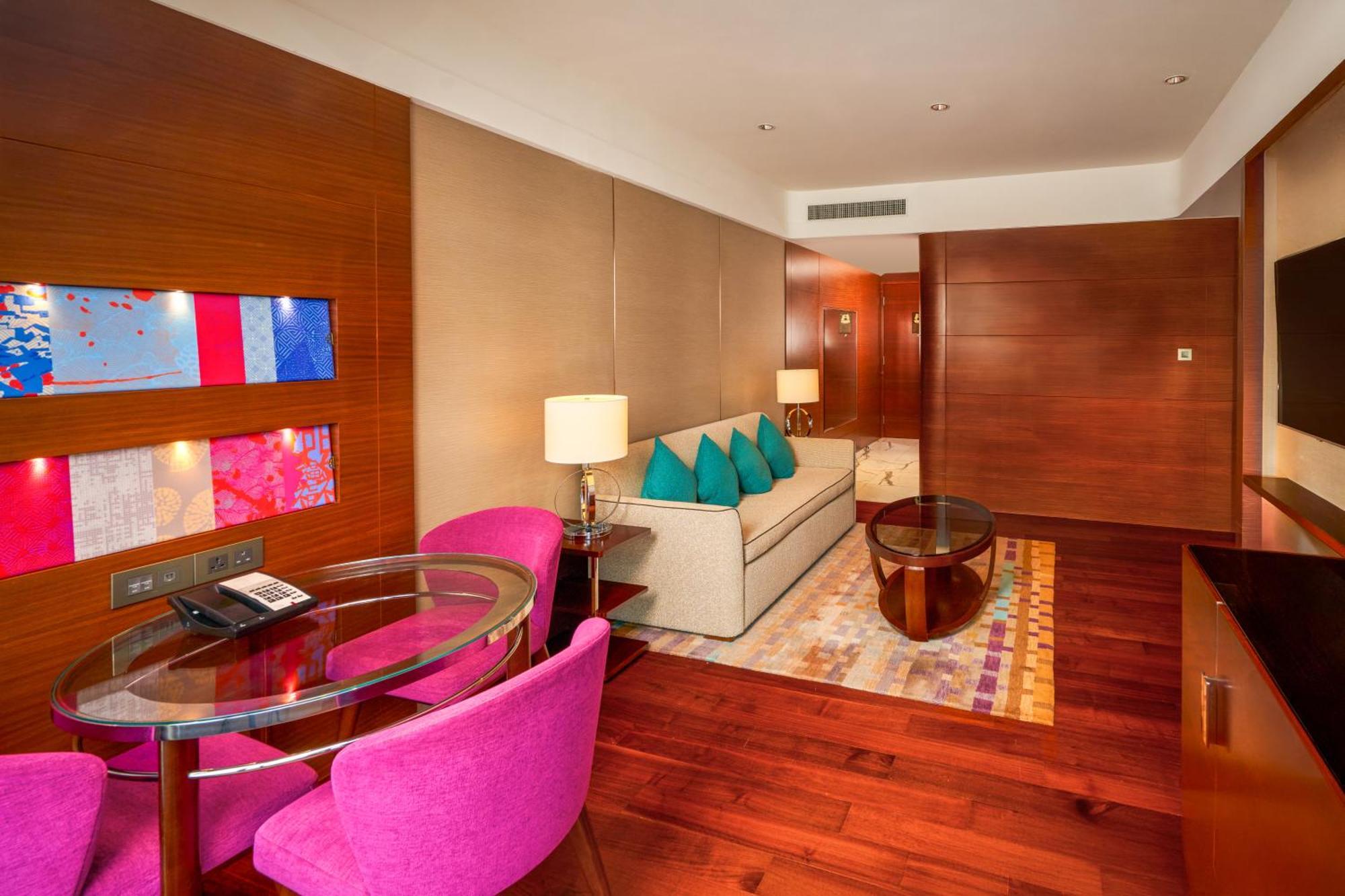 Готель Crowne Plaza Macau By Ihg Екстер'єр фото Suite at the Park, Hyderabad