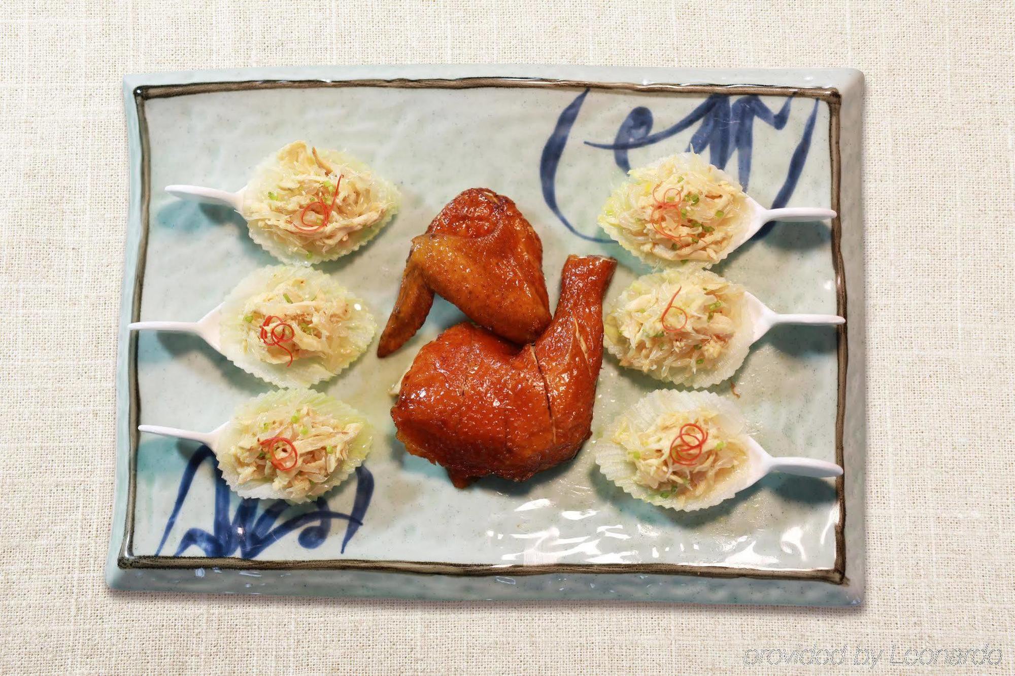 Готель Crowne Plaza Macau By Ihg Екстер'єр фото Chicken and dim sum